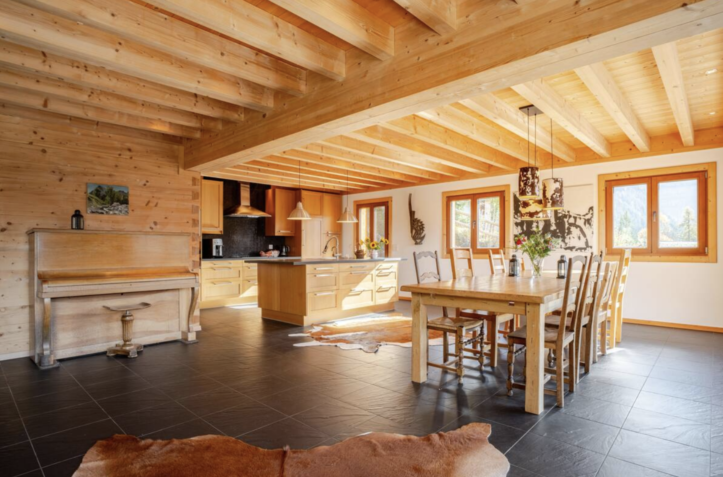 Modern 4BR Chalet